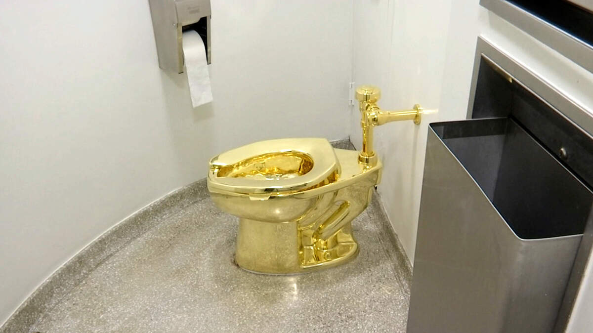 Gouden toiletpot van Maurizio Cattelan wordt geveild, bieden kan vanaf 10 miljoen dollar - Nieuwsblad