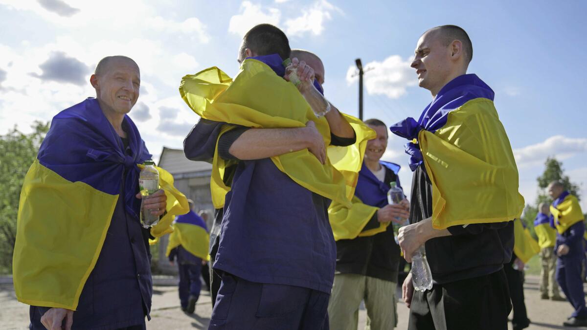 Eind mei werden er door Rusland en Oekraïne ook krijgsgevangenen aan elkaar overgedragen.