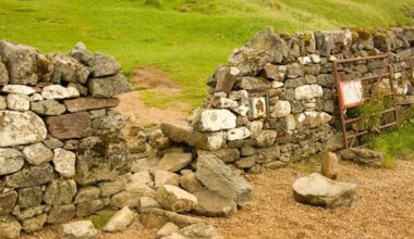 500 jaar oude kasteelmuur in Schotland vernield voor Instagramfoto