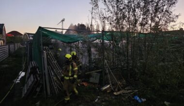 Brand in kas Hardinxveld; hulpdiensten rukken massaal uit