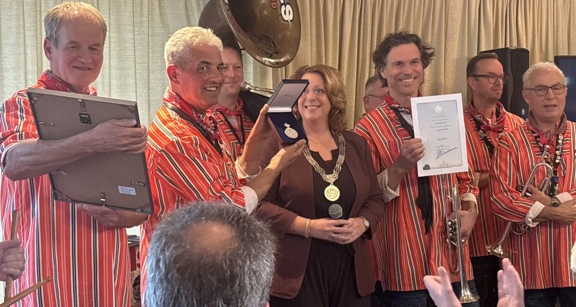 [AUDIO] Koninklijke Erepenning voor Kleintje Pils bij 50-jarig jubileum