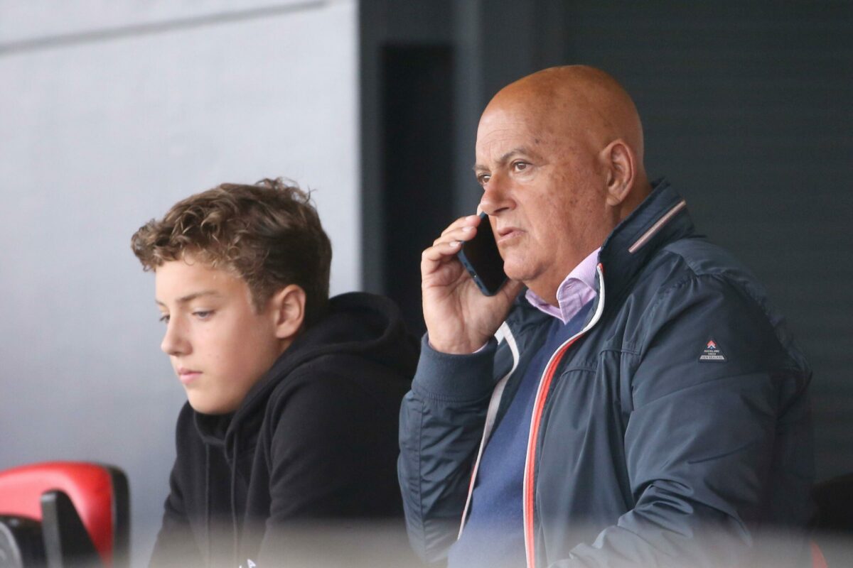 Foto: ‘Jack van Gelder slaat talkshowhost knock-out’