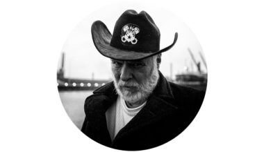 'Crowdsurfend soleren? Voor straf naar een optreden van De Jeugd'