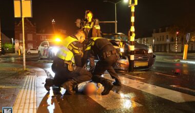 Bestuurder opgepakt na botsing tegen verkeerslicht op Bassin