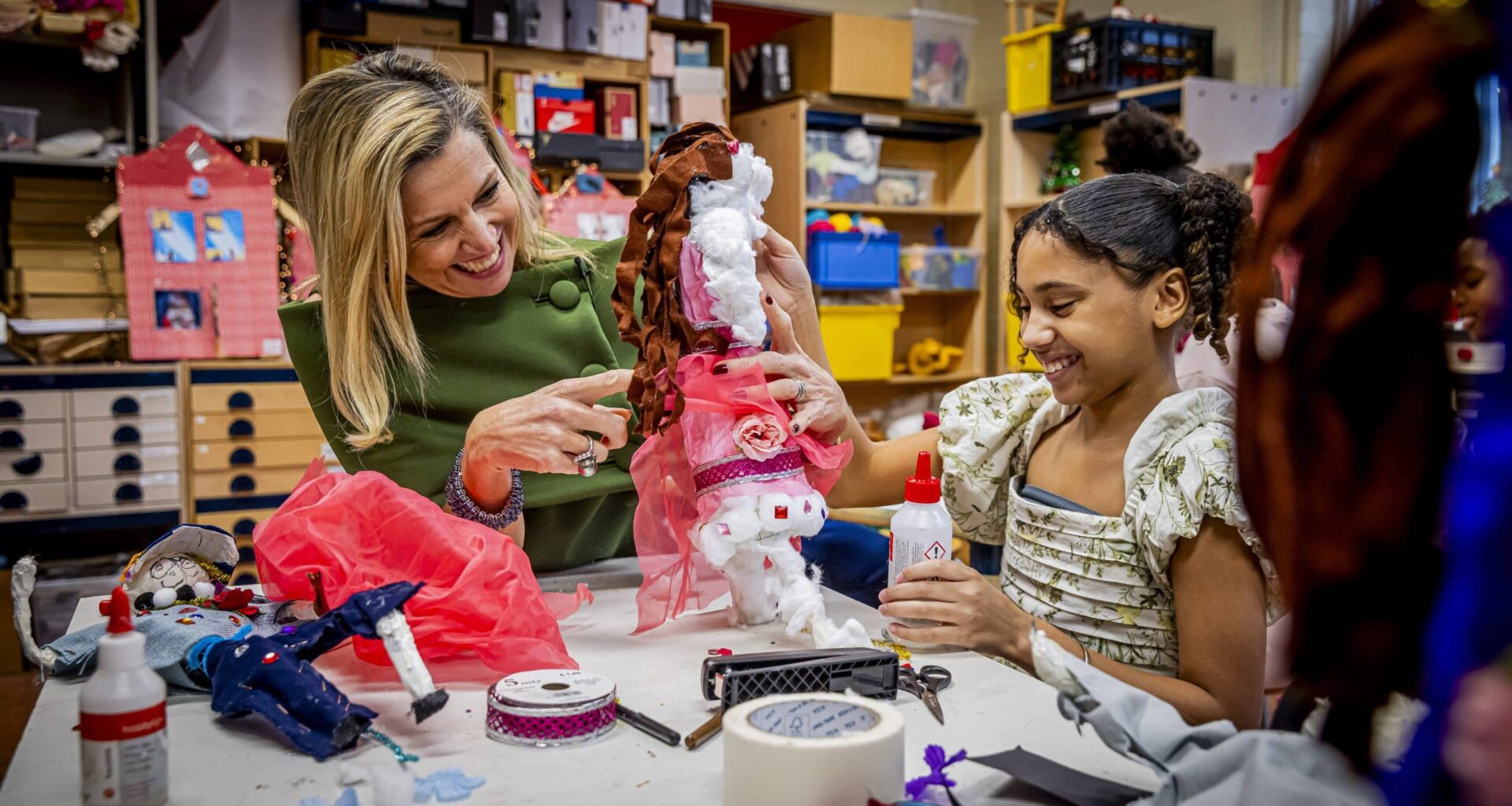 Wauw! Máxima introduceert nieuwe, opvallende outfit