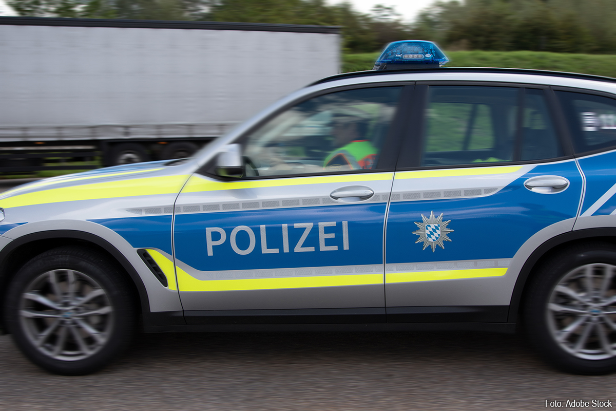 Vrachtwagenchauffeur trapt agent in gezicht na ongeluk op Duitse A8