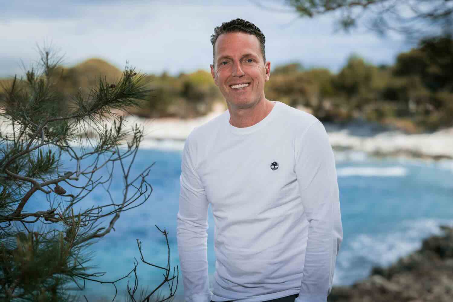 Rob Geus keert terug op televisie en heeft nu al een rel aan zijn broek