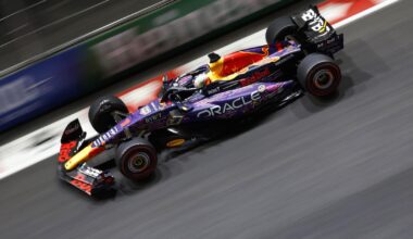 Verstappen wint titanenduel mét straf na valse start GP Las Vegas - terugblik