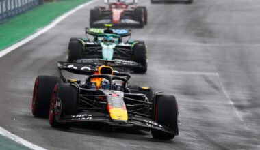 Verstappen wint terrein op één McLaren, verliest op de andere