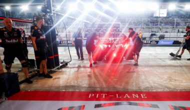 Red Bull vervangt handjevol onderdelen aan auto Verstappen