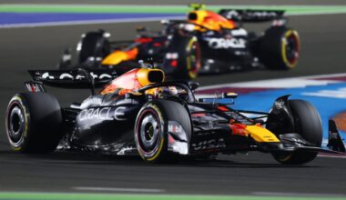 Krachteloze Verstappen moet aanval op Norris snel staken in sprintrace Qatar