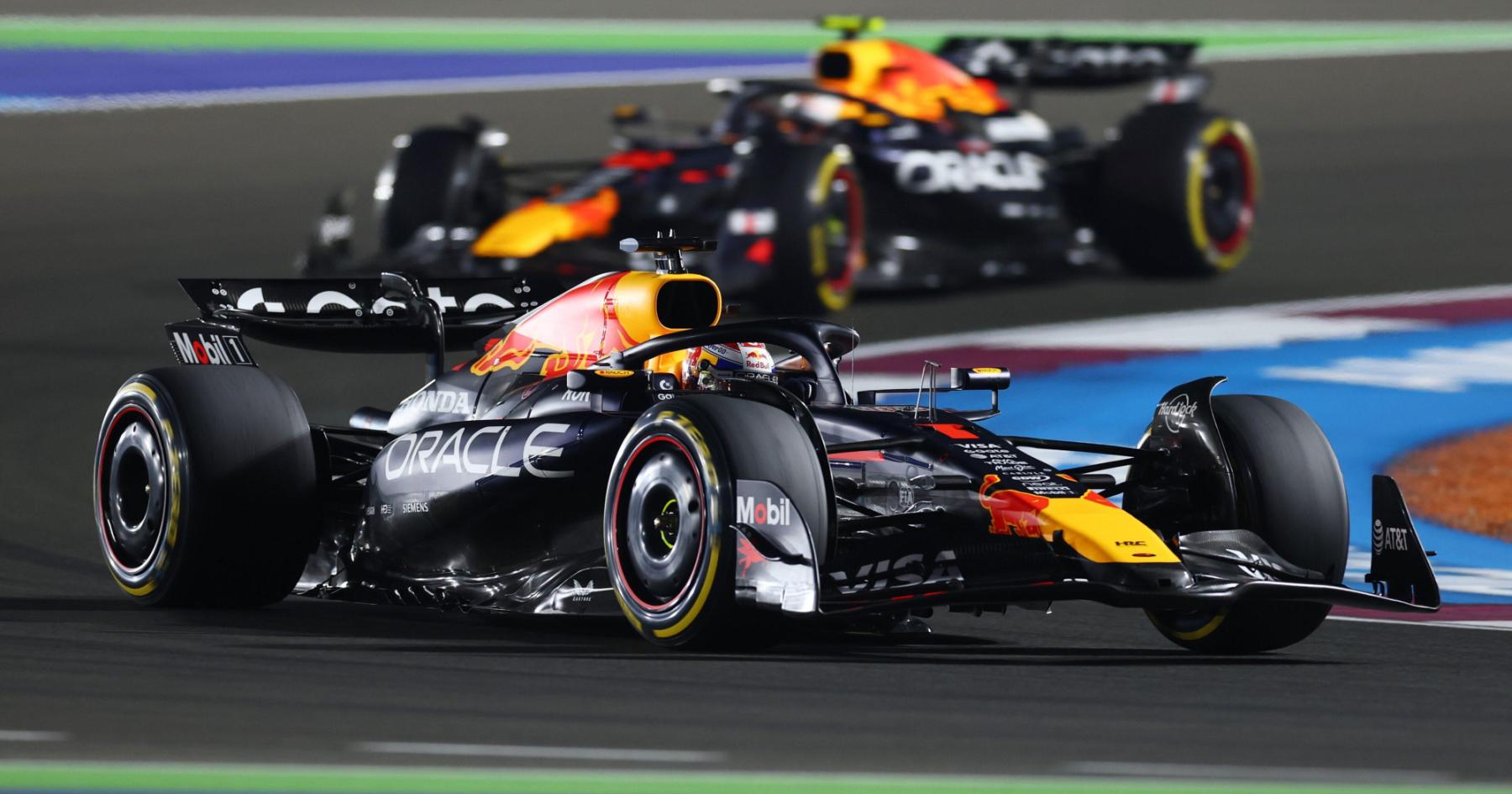 Krachteloze Verstappen moet aanval op Norris snel staken in sprintrace Qatar