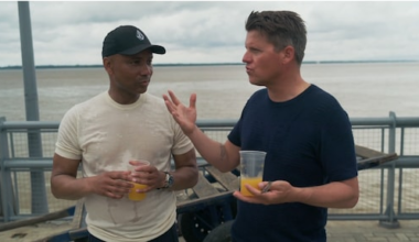 Kees Tol open over Amerikaanse liefde in Gelukkig Hebben We De Foto's Nog: 'Het is ingewikkeld'