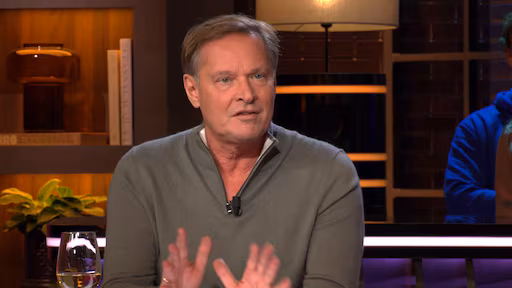 Albert Verlinde kritisch in RTL Tonight over dagelijks uitzenden NPO-hits: 'Creatieve armoede'