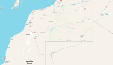 De stippellijn bovenaan is niet meer zichtbaar op Google Maps in Marokko.