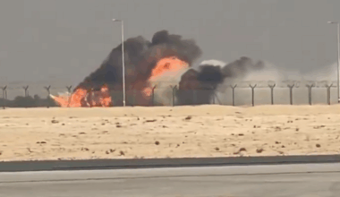 Tijdens de Dubai Air Show op vrijdag is een Indiase straaljager neergestort.