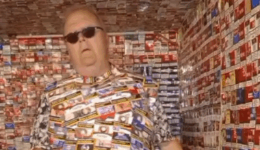 Hij is een ware hit op sociale media, de Duitse Frank Zeidler uit Nienburg met zijn sigarettenpak.