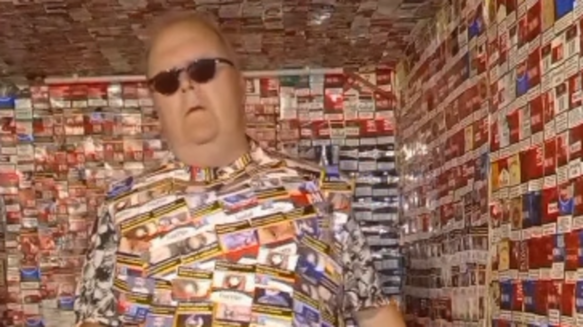 Hij is een ware hit op sociale media, de Duitse Frank Zeidler uit Nienburg met zijn sigarettenpak.