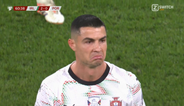 Beelden: Cristiano Ronaldo slaat vol in op tegenstander en krijgt rood