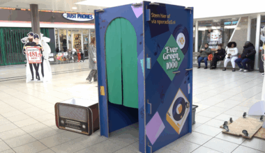 Wat deed dit stemhokje in winkelcentrum Paddepoel?