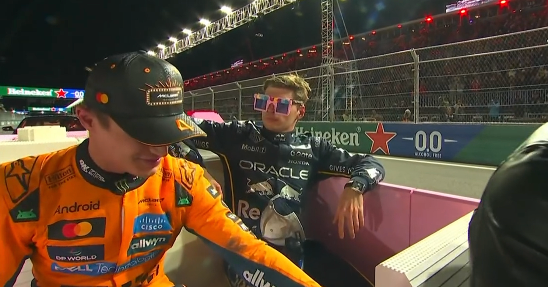 Showman Verstappen pakt schijnwerpers in Las Vegas