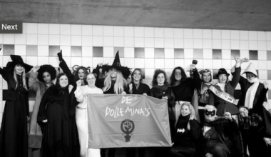 Dolle Mina's toveren tijdens Halloween 'enge' tunnel om tot veilige plek