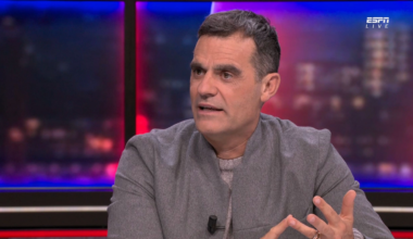 Kenneth Perez schiet in de lach om één Ajax-speler: 'Hij is helemáál grappig!'