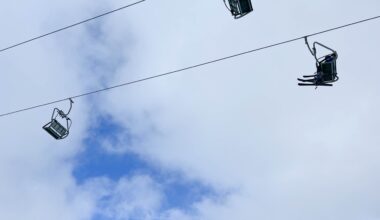 's Werelds langste stoeltjeslift draait weer: 3,3 kilometer chillen