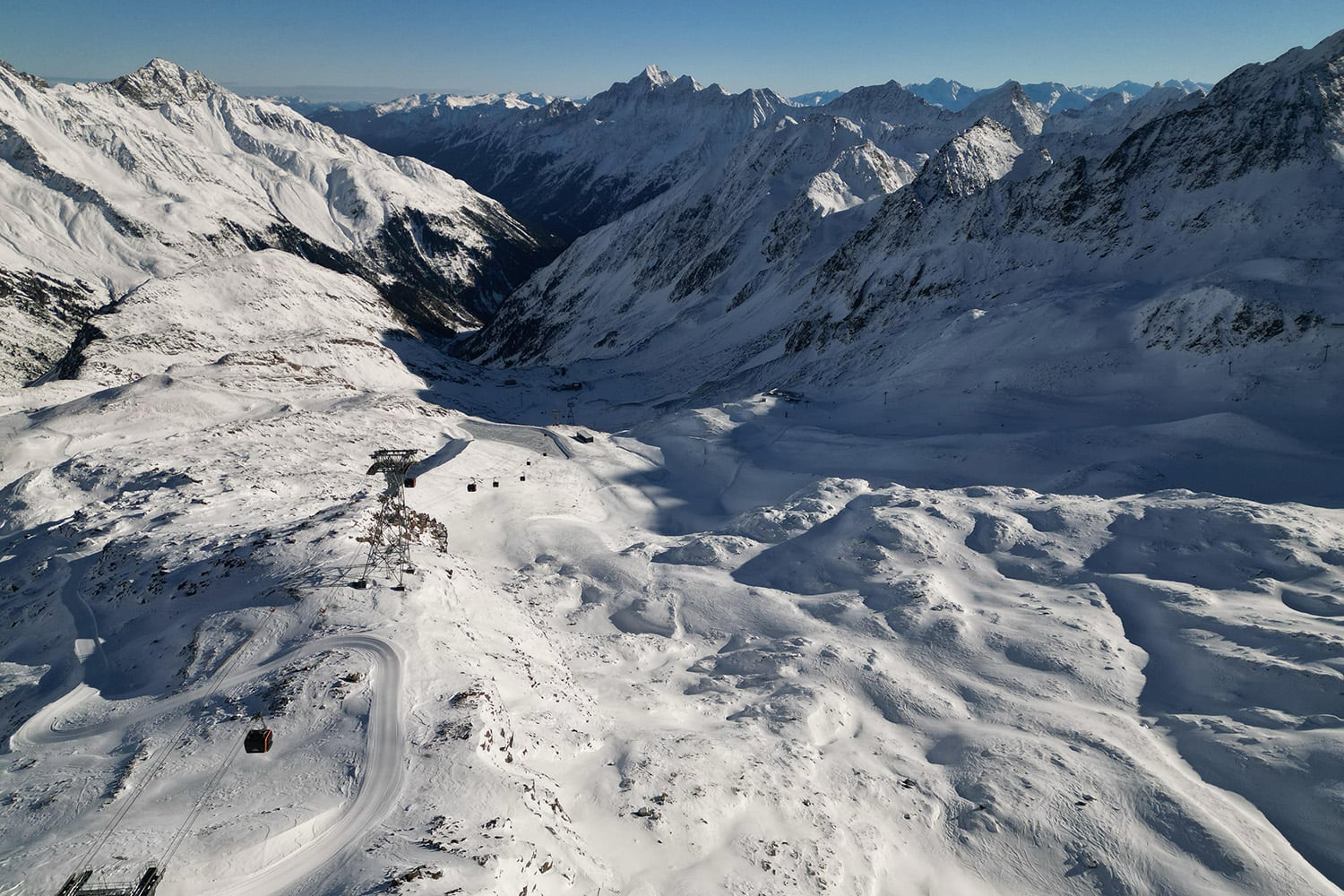Grote zoektocht op de Stubaier Gletscher: meerdere vermisten na lawine