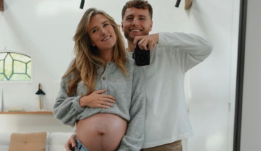 Suzan en Freek leggen babybuik vast met foto's