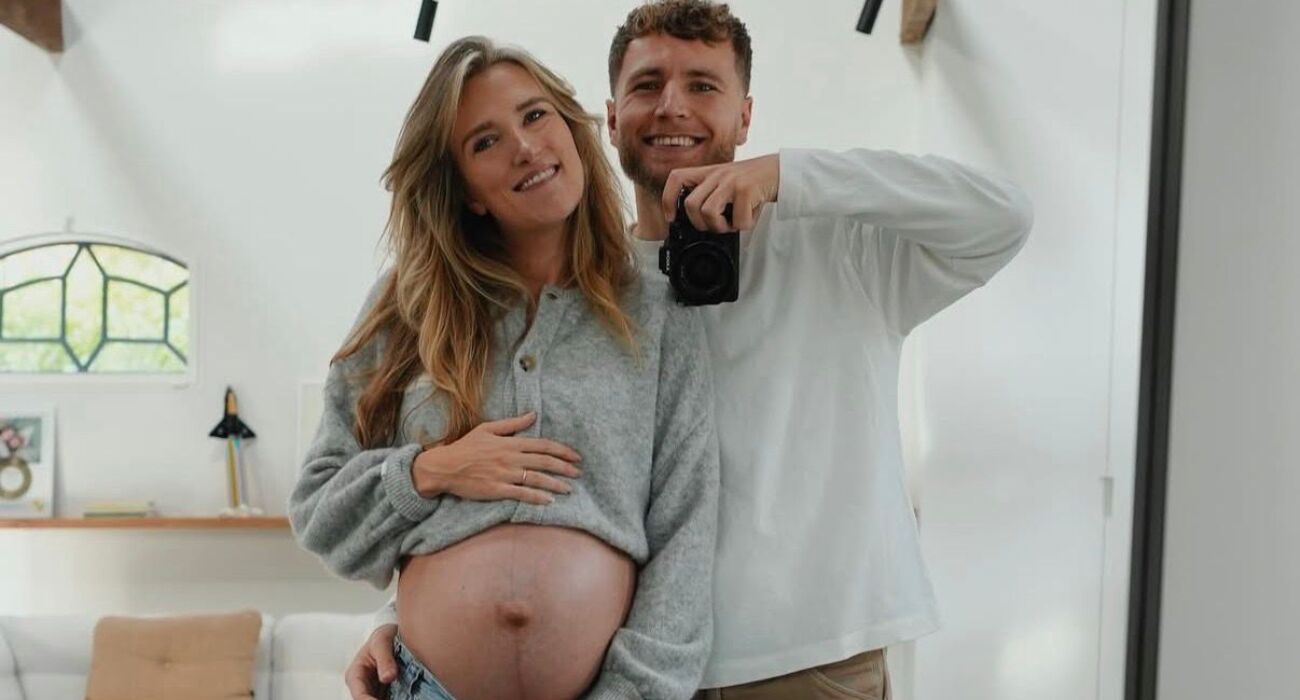 Suzan en Freek leggen babybuik vast met foto's