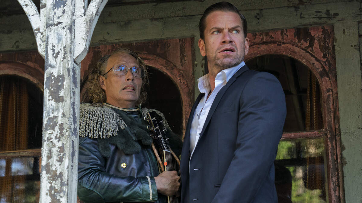 In het heerlijk losgeslagen ‘The last viking’ laat Mads Mikkelsen niet door anderen bepalen wie hij is - De Standaard