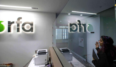 Radio Free Asia, de zender die het Oeigoerse leed belichtte, stopt door besparingen Trump