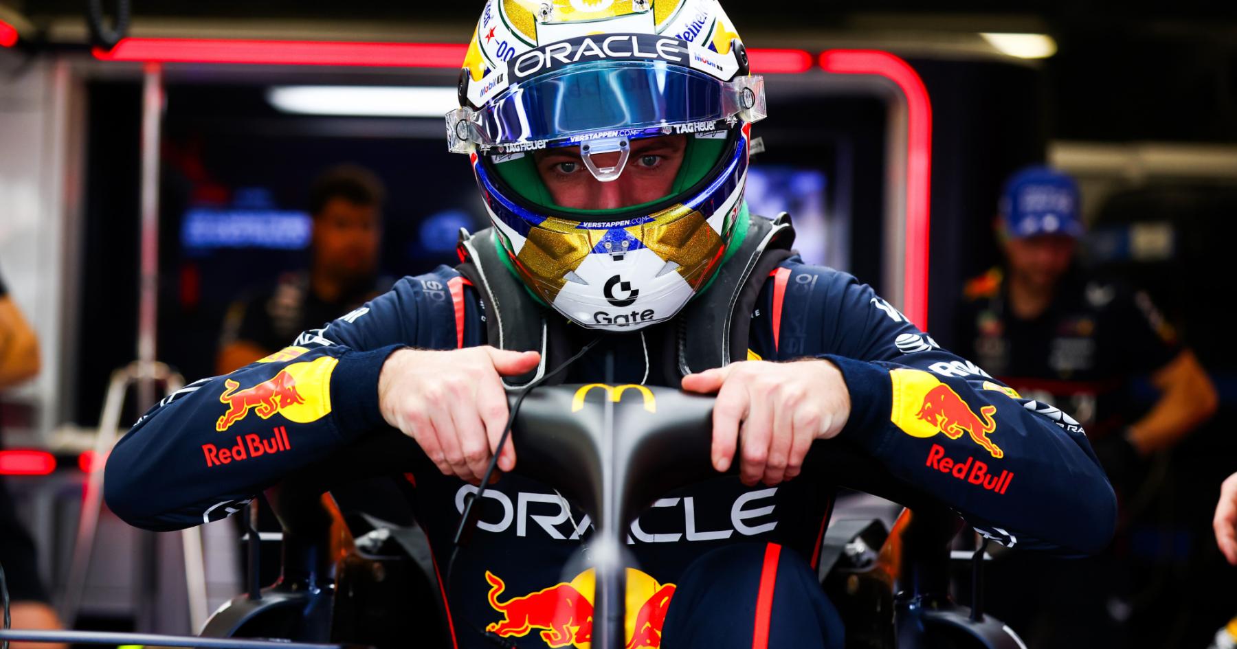 Red Bull start onderzoek naar probleem bij auto Verstappen