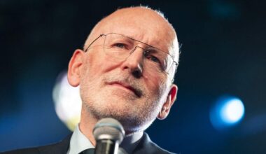 GL/PvdA heeft aangifte gedaan tegen PVV-Kamerleden Patrick Crijns en Maikel Boon vanwege de AI-afbeeldingen die gemaakt zijn van Frans Timmermans.