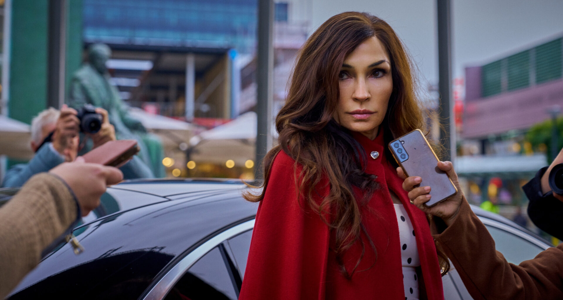 Recensie Netflix-serie 'Amsterdam Empire': de bitterzoete wraak van een voormalig Bondgirl en superheldin