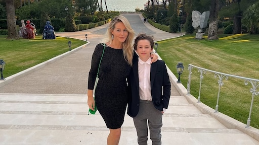 Zoon James van Chantal Janzen treedt in muzikale voetsporen: 'Heel ontroerend'