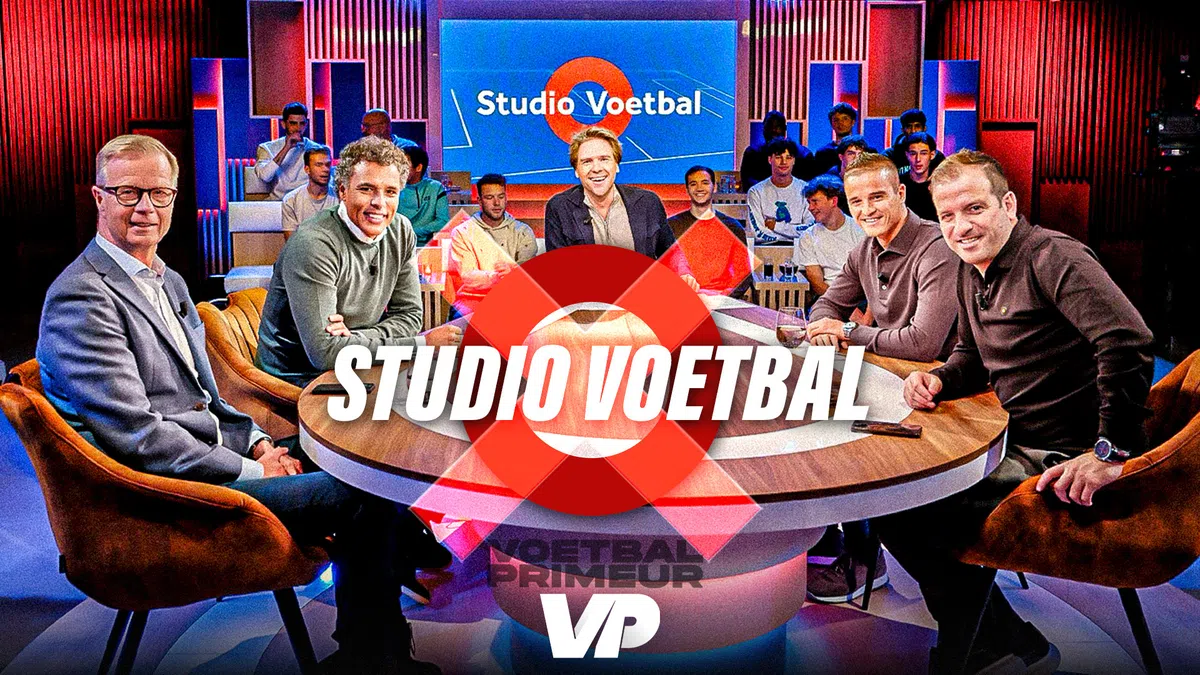 Studio Voetbal van de buis bij de NOS