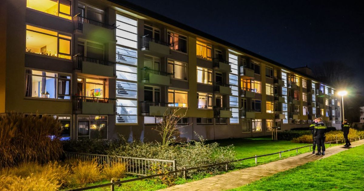 Explosie bij appartement in Enschede, politie doet onderzoek - RTV Oost