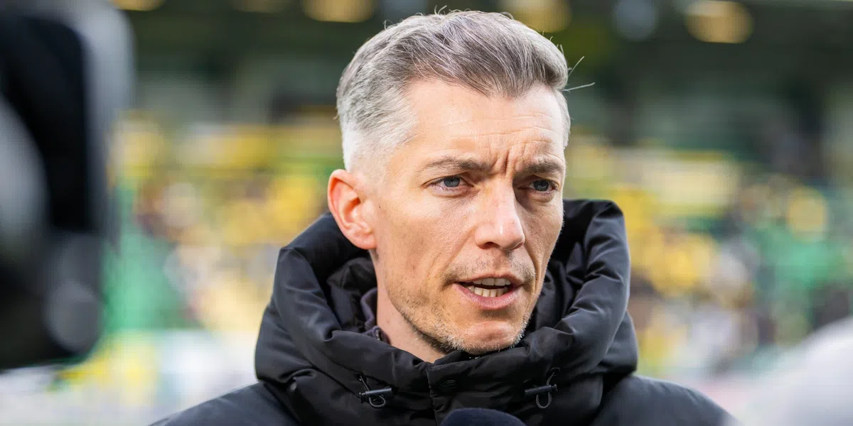 Jong Ajax-trainer Weijs gefrustreerd na nederlaag tegen Helmond Sport