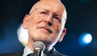 Frans Timmermans niet aanwezig bij afscheid Kamerleden