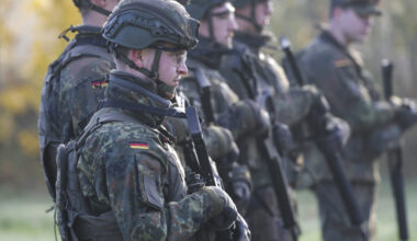 Duitse jongens mogelijk verplicht het leger in via loting: 'Als het niet goedschiks kan, dan maar kwaadschiks'