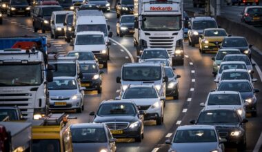 Den Haag in de file: afsluitingen, omleidingen en geen treinen