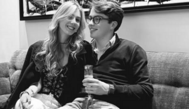 Verliefde prins Aymeric deelt zeldzame foto met vriendin Gersende