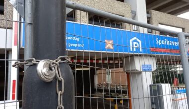 Meer scheuren ontdekt in parkeergarage, heropening voor drukke feestmaand - Rijnmond