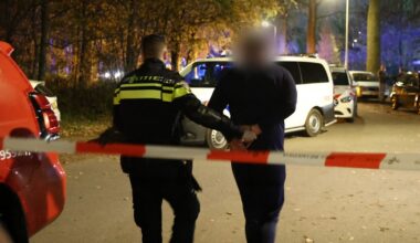 Boze automobilist rijdt in op brandweerman na verkeersruzie - Omroep West