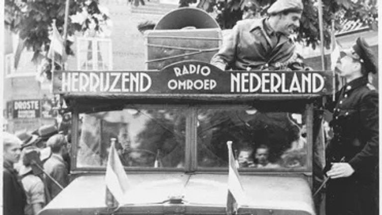 De reportagewagen (foto: Nationaal Archief) 