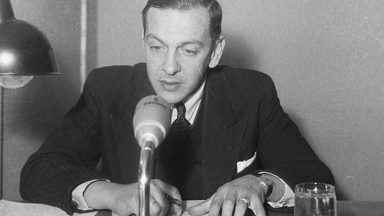 Chef nieuwsdienst en oud-PSV-perschef Joop Landré (foto: Nationaal Archief)  