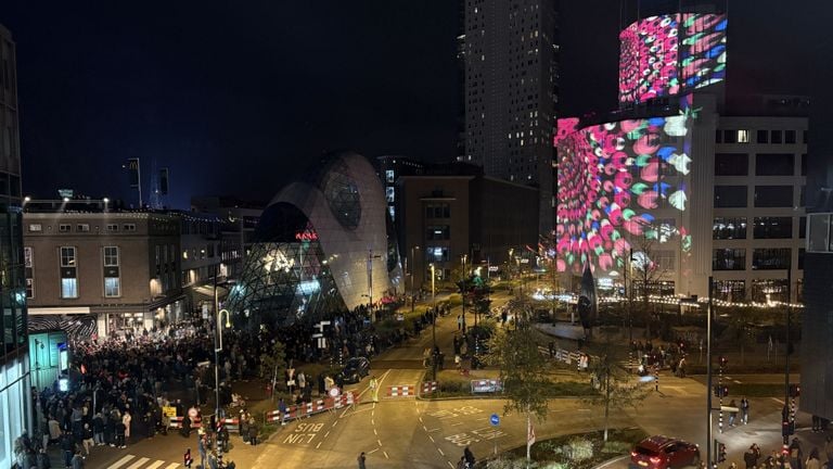 Het was ook druk op de Mathildelaan (foto: Rogier van Son).