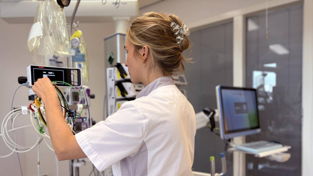 Kaylee van Elderen doet als verpleegkundige mee aan de pilot (Foto: Jeroen Bosch ziekenhuis).